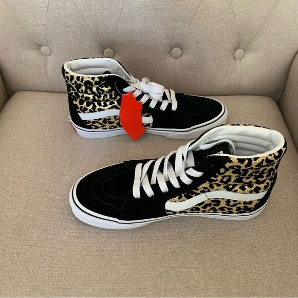 Vans Other - Vans Girls Leopard and Black Print Sneakers Size 5.5